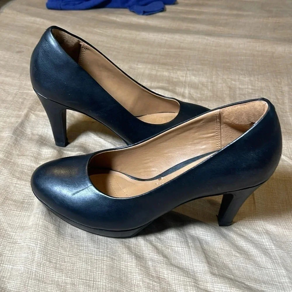 Clarks black heels classic  shoes - Picture 3 of 7